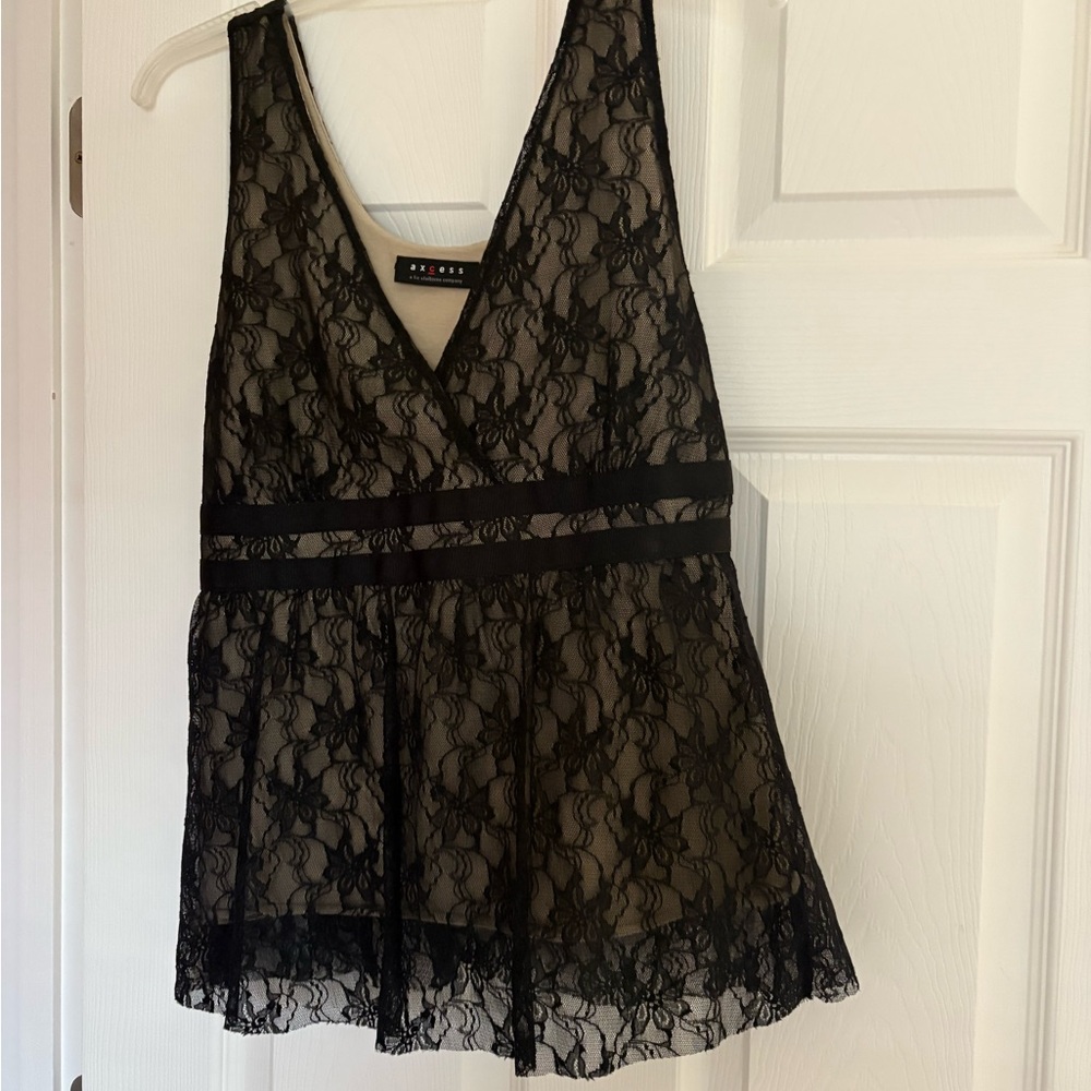 Axcess Black Lace V-Neck Top M